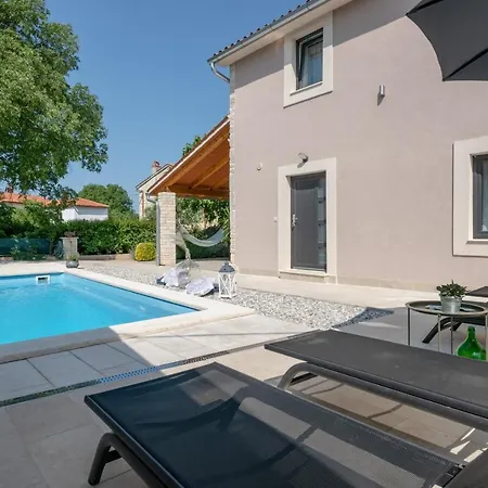 Ena With Private Pool Pinezici (Istria)