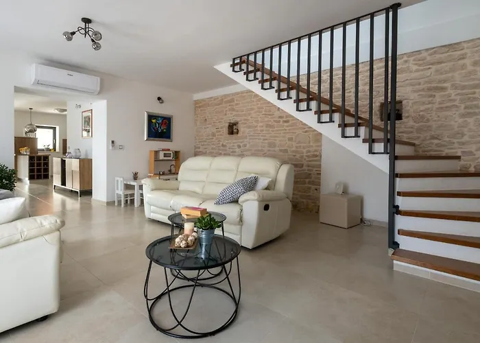 Villa Ena With Private Pool *