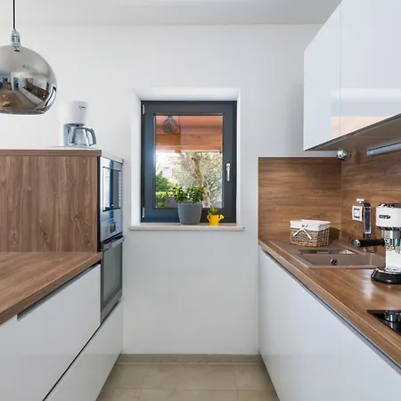 Villa Ena With Private Pool *