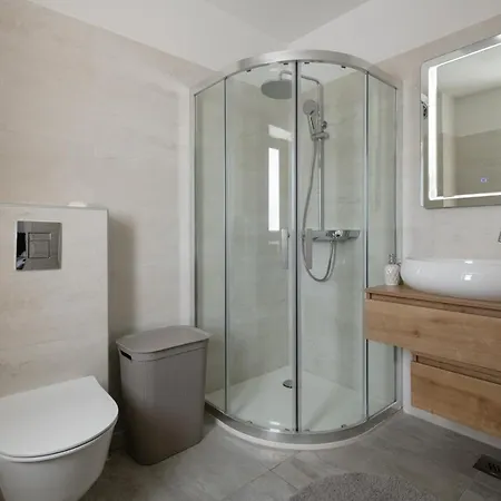 Ena With Private Pool Villa *